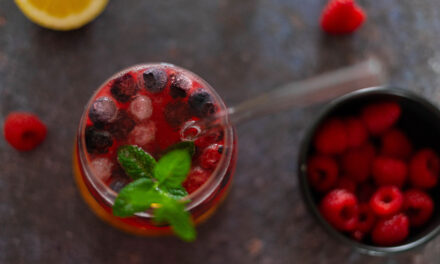 Refreshing Raspberry Lemonade Sparkler