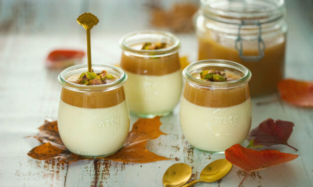 Applesauce Panna Cotta