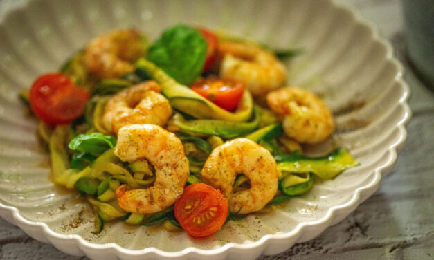 Lemon Garlic Shrimp with Zucchini Noodles